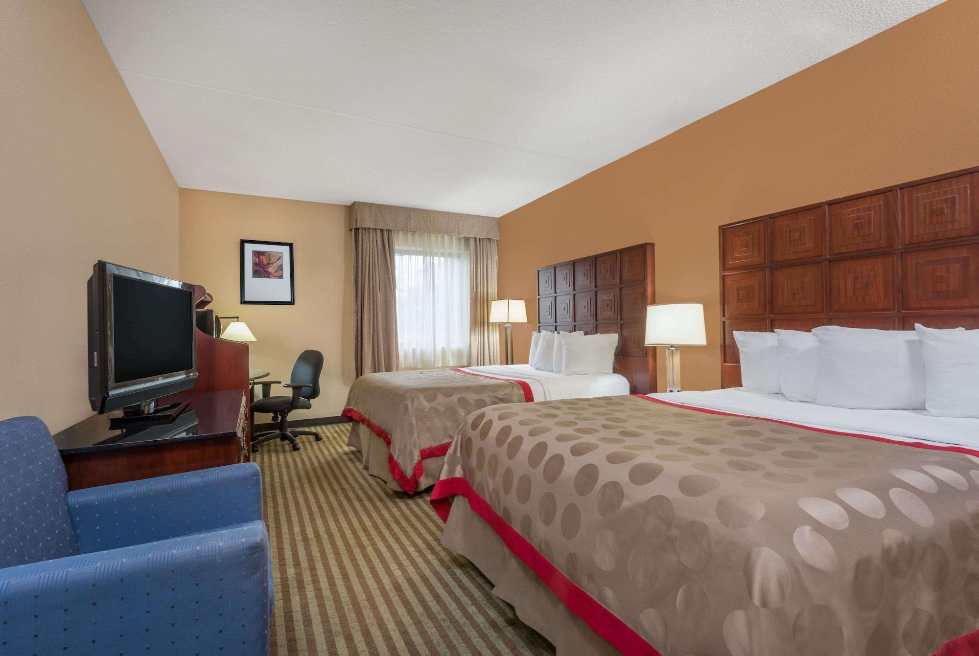 Hotel Ramada By Wyndham Columbus North Westerville Exterior foto