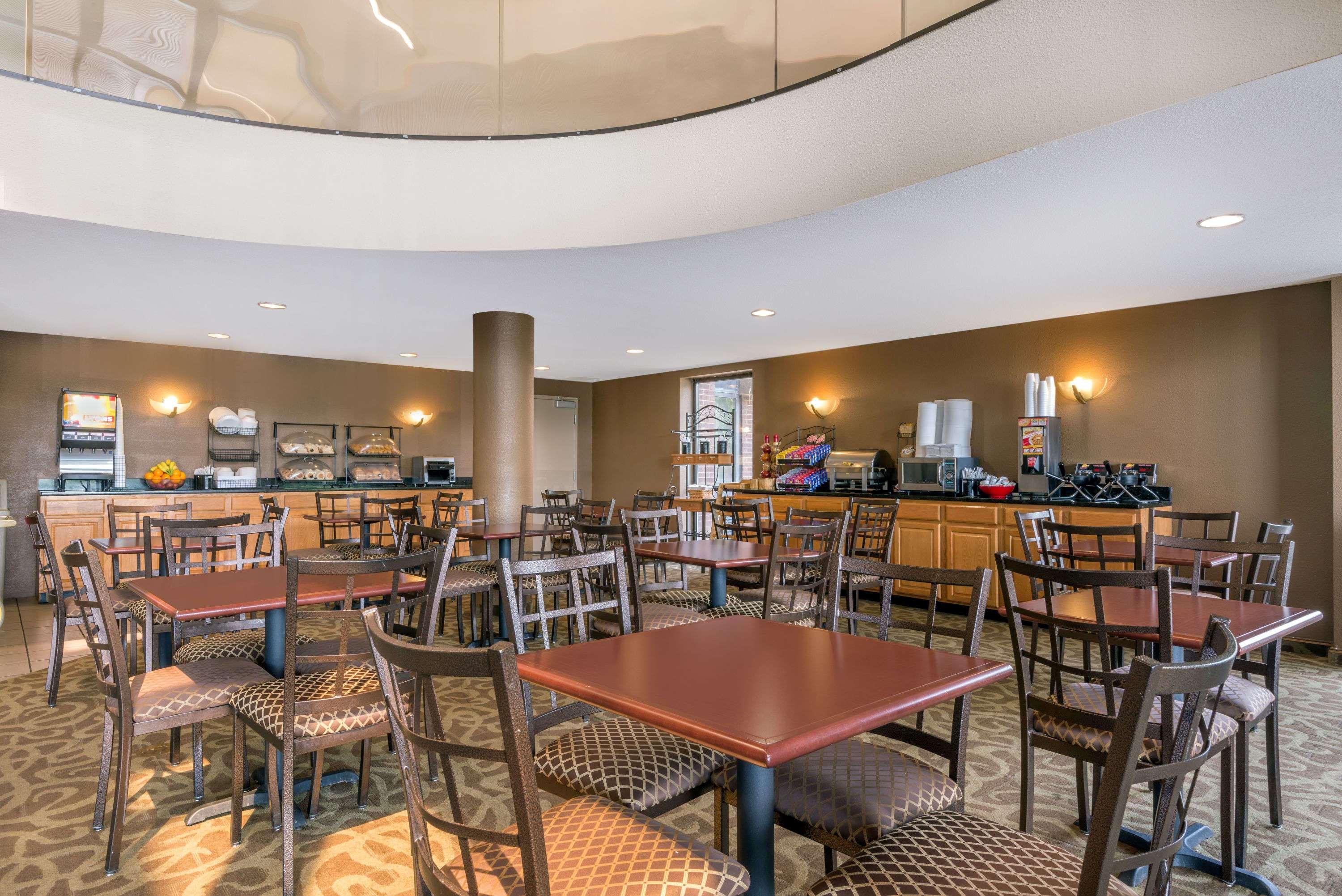 Hotel Ramada By Wyndham Columbus North Westerville Exterior foto