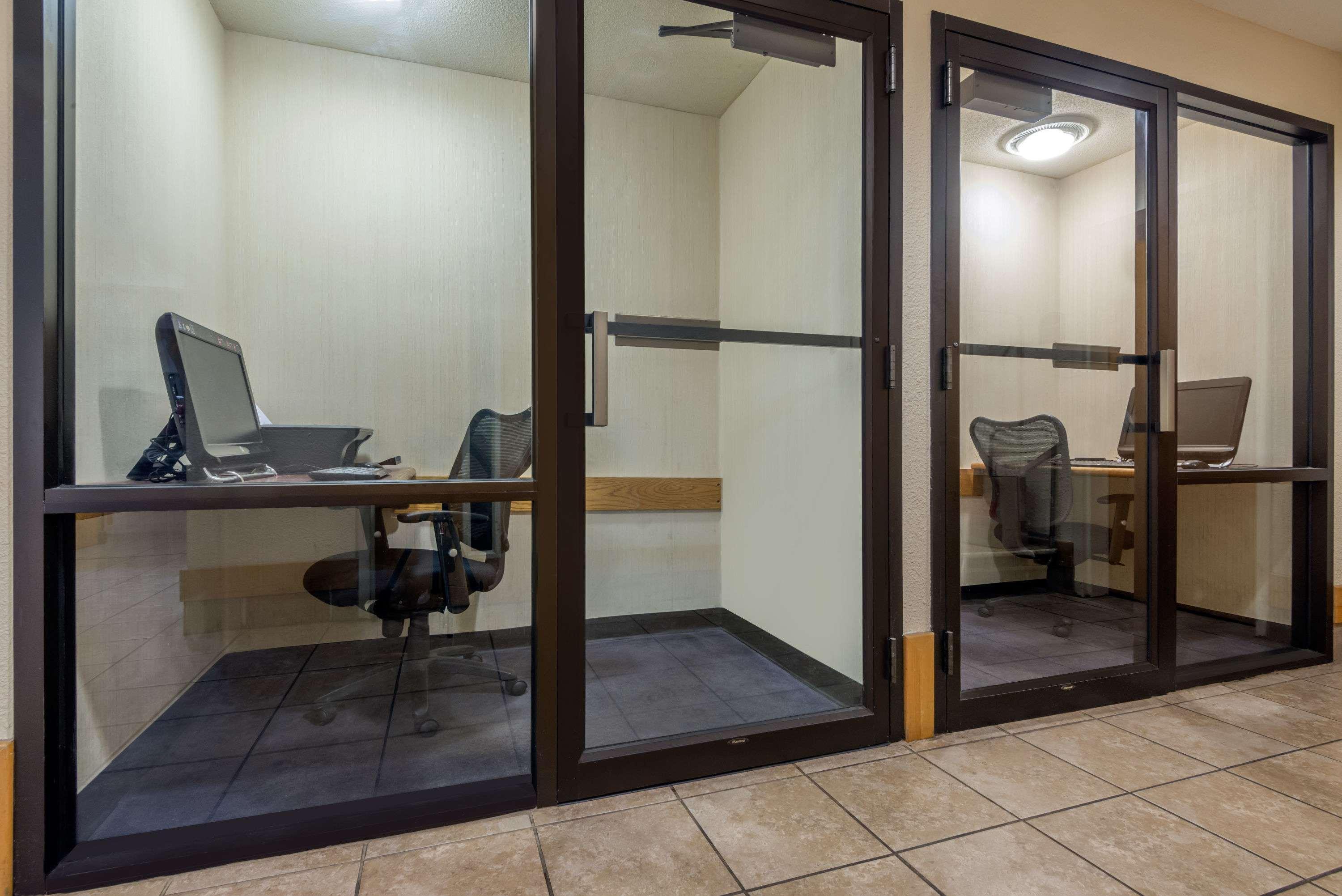Hotel Ramada By Wyndham Columbus North Westerville Exterior foto